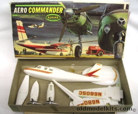 Aurora 1/81 Aero Commander 680, 285-29 plastic model kit